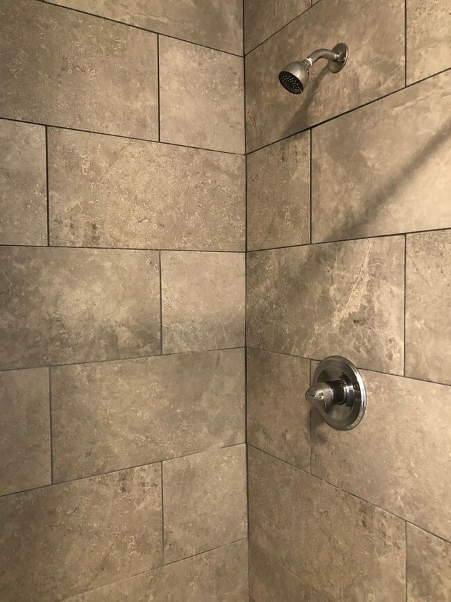 Building Photo - 1743 S La Brea Ave