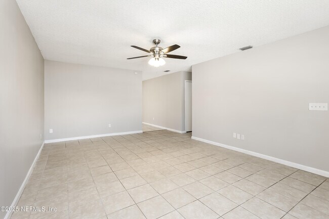 Building Photo - 2065 Chelwood Ct