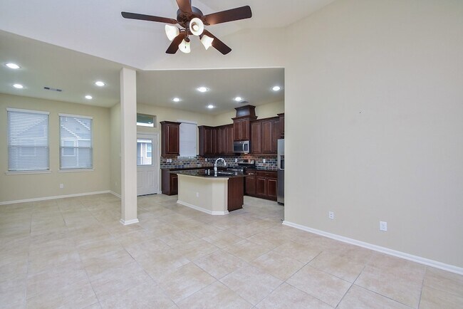 Building Photo - 23322 Del Rosso St