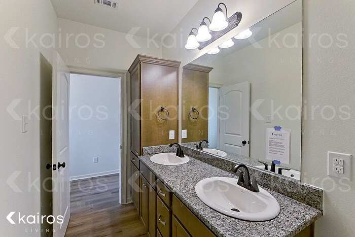 Building Photo - 100 Teddy Ln