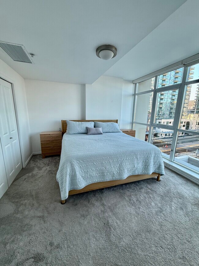 Building Photo - 1431 Pacific Hwy