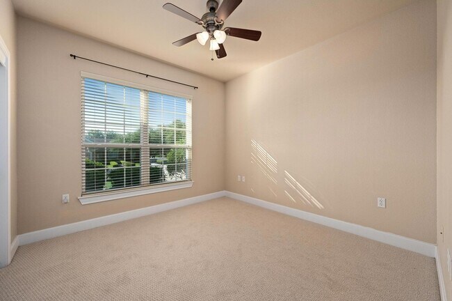 Building Photo - 216 Armstrong Dr