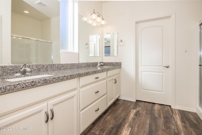 Building Photo - 1385 Warbler Wy