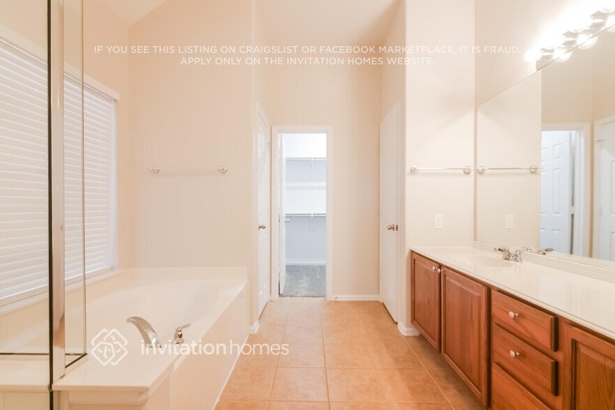 Building Photo - 7063 Alcala