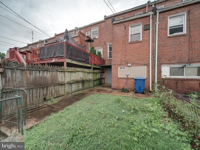 Building Photo - 2047 Griffis Ave