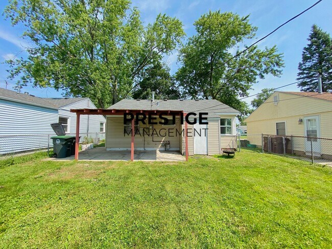 Building Photo - 1229 W 44th Pl