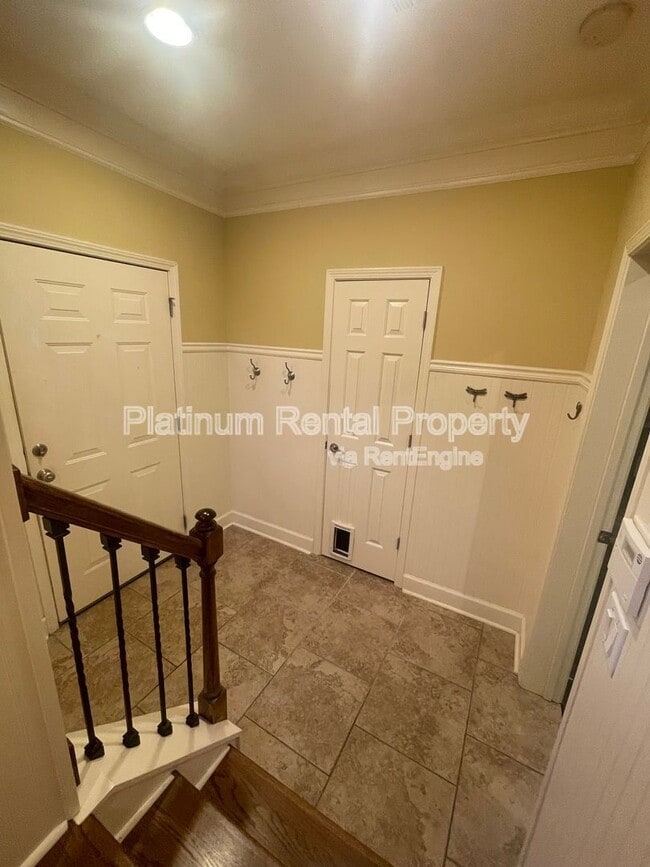 Building Photo - 1460 Wembley Ct NE