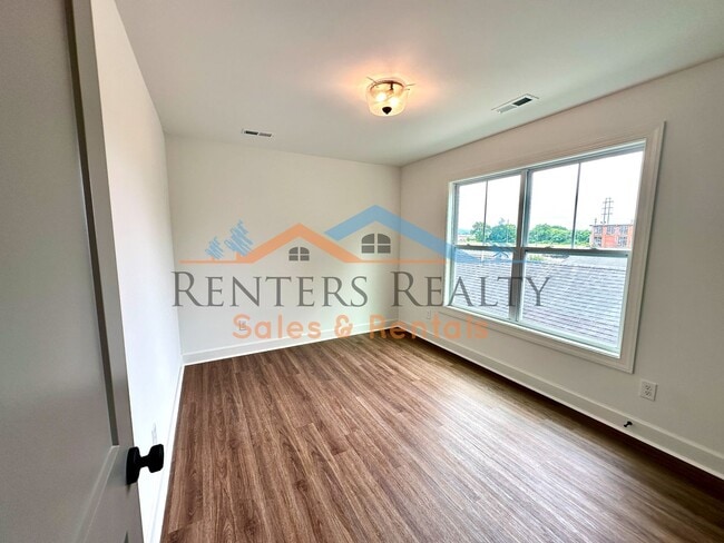 Building Photo - 3BR Home with Office, Bonus Room, Large Kitchen Island, 2-Car Garage & Large Yard – Huntsville Li...