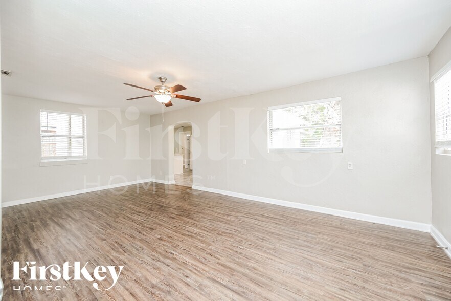 Building Photo - 7309 N Dartmouth Ave