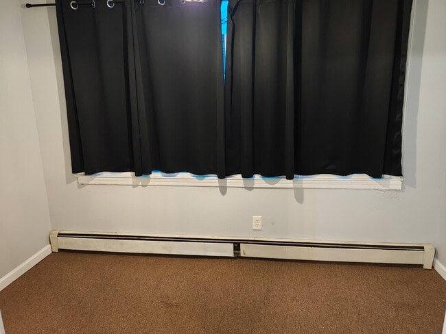 Building Photo - 645 E St Georges Ave