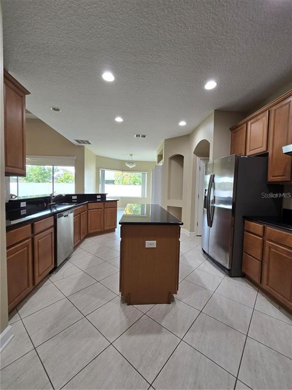 Building Photo - 13613 Larsen Ln