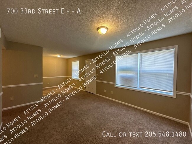 Building Photo - 700 E 33rd St