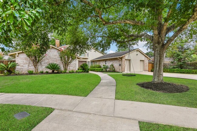 Building Photo - 8911 Birdwood Ct