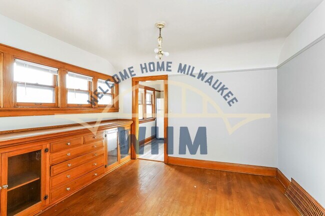 Building Photo - 3021 N 61st St