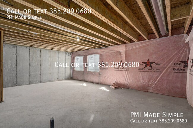 Building Photo - 65 1320