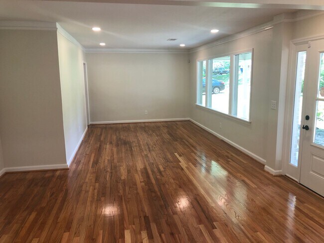 Building Photo - 5524 Rodgers Dr