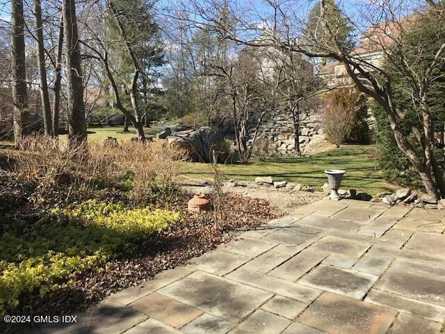 Building Photo - 208 W Lyon Farm Dr