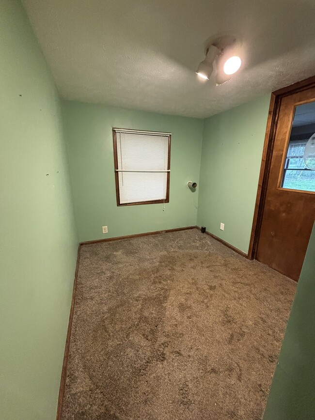 Building Photo - 103 Booth Dr