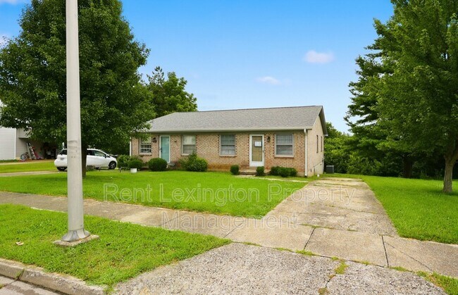 Building Photo - 3215 Aqueduct Dr
