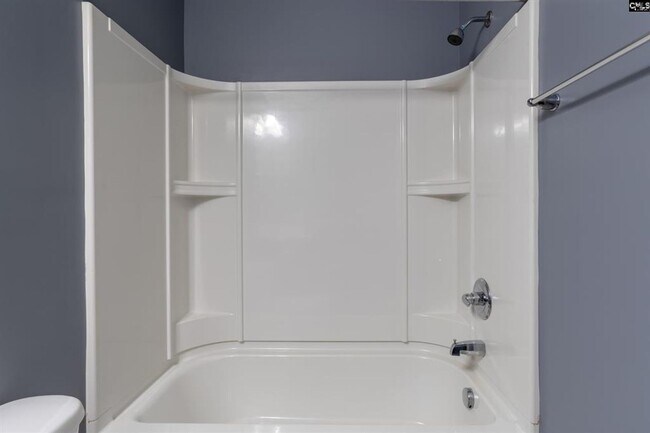 Building Photo - Move-In Ready Townhouse in Hampton Forest!