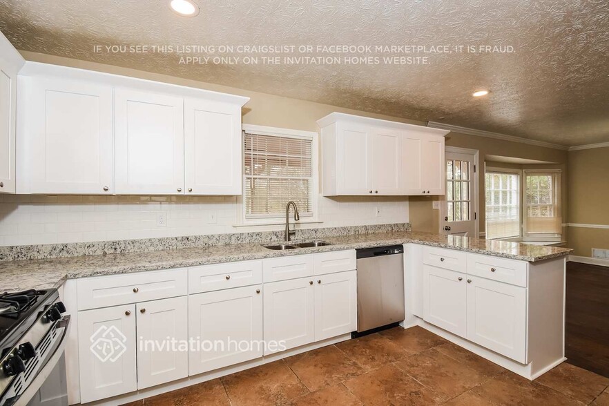 Building Photo - 253 Summit Ridge Dr