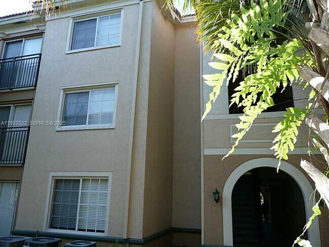 Building Photo - 2494 Centergate Dr