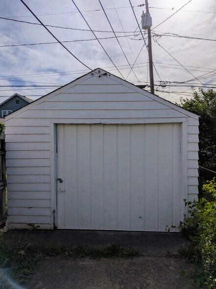 Building Photo - 543 Woodbury Ave