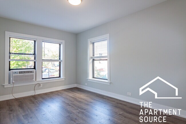 Building Photo - 701 W Brompton Ave