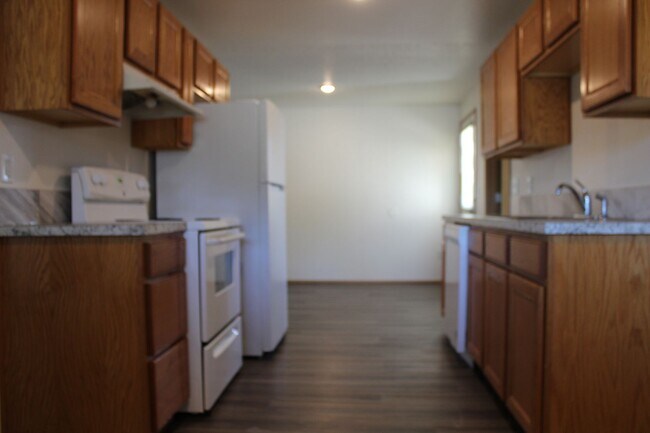 Building Photo - 252 NE Palomar Ct