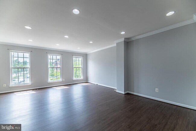Building Photo - 24635 Kings Canyon Square
