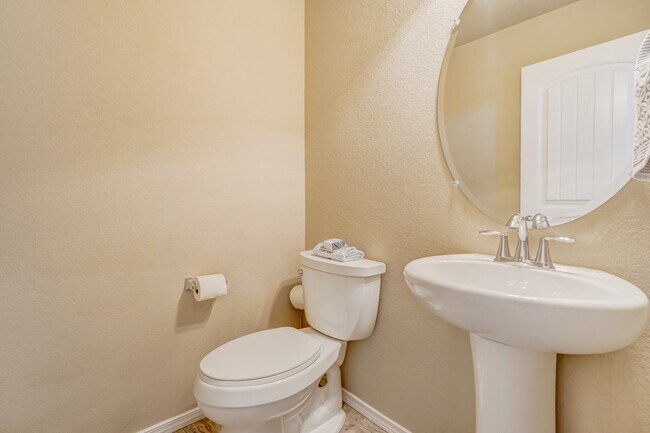 Building Photo - 7143 Jagged Rock Cir