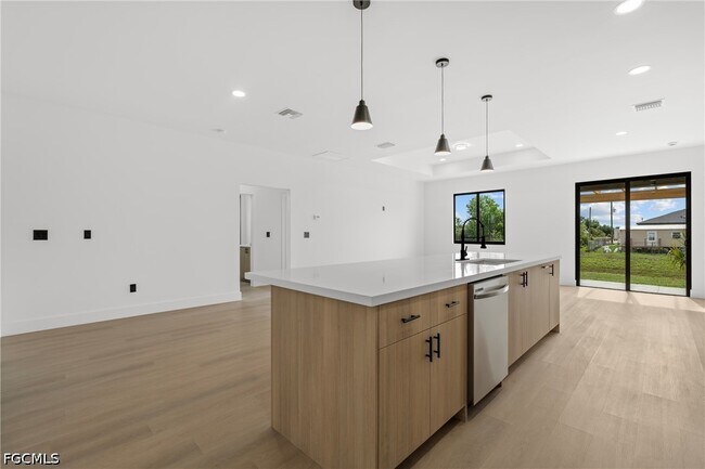 Building Photo - 8033 Oakleaf Cir