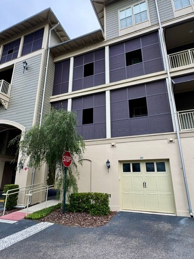 Building Photo - 650 Campus St