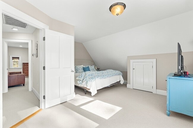 Building Photo - 23 Jefferson Rd