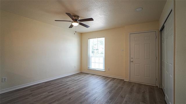 Building Photo - 1221 Cove Dr