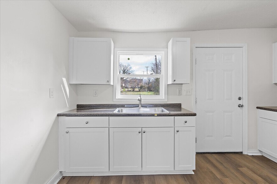 Building Photo - 2800 Curtis St