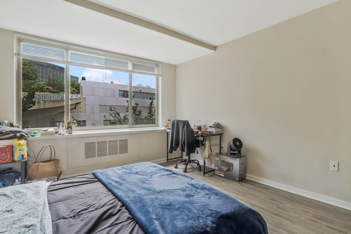 Bedroom 1 - 1121 Arlington Blvd