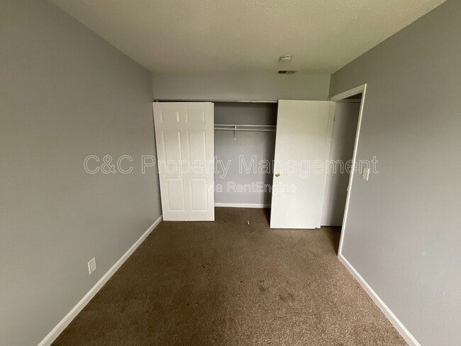 Building Photo - 292 Grecia Ct