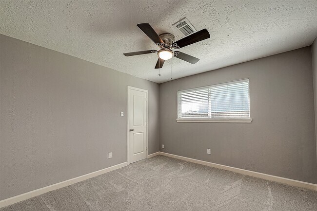 Building Photo - 1623 Cherry Ridge Dr