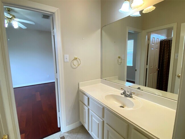 Building Photo - 4518 N Pine Brook Way