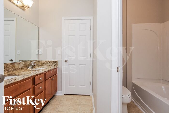 Building Photo - 4075 Shadetree Dr