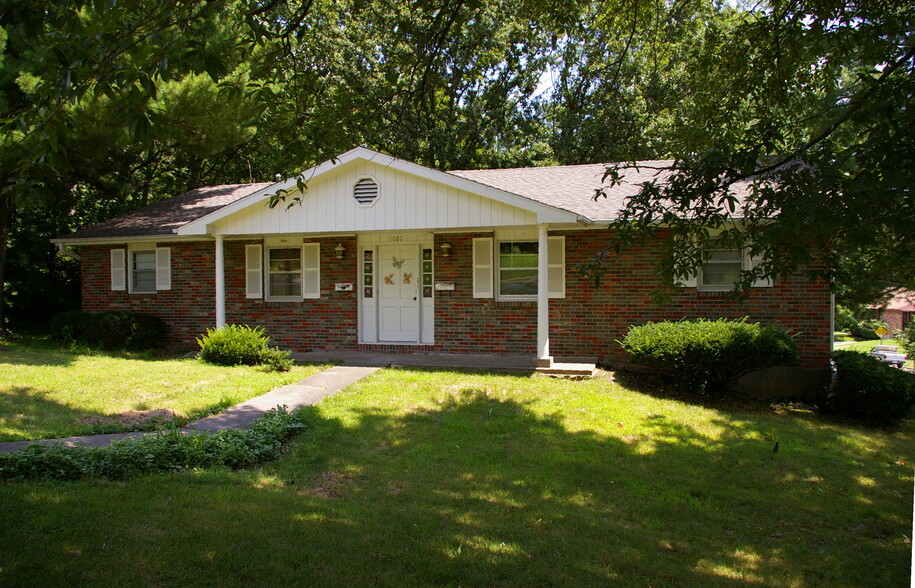 Primary Photo - 1020 Duke St