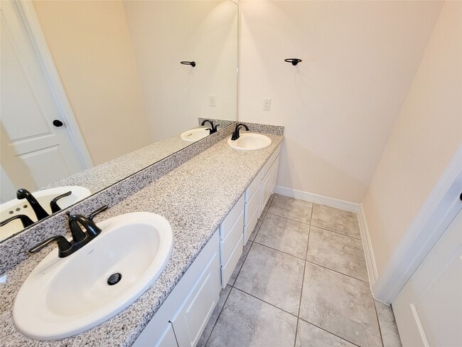 Building Photo - 2822 Ember Pass Ln