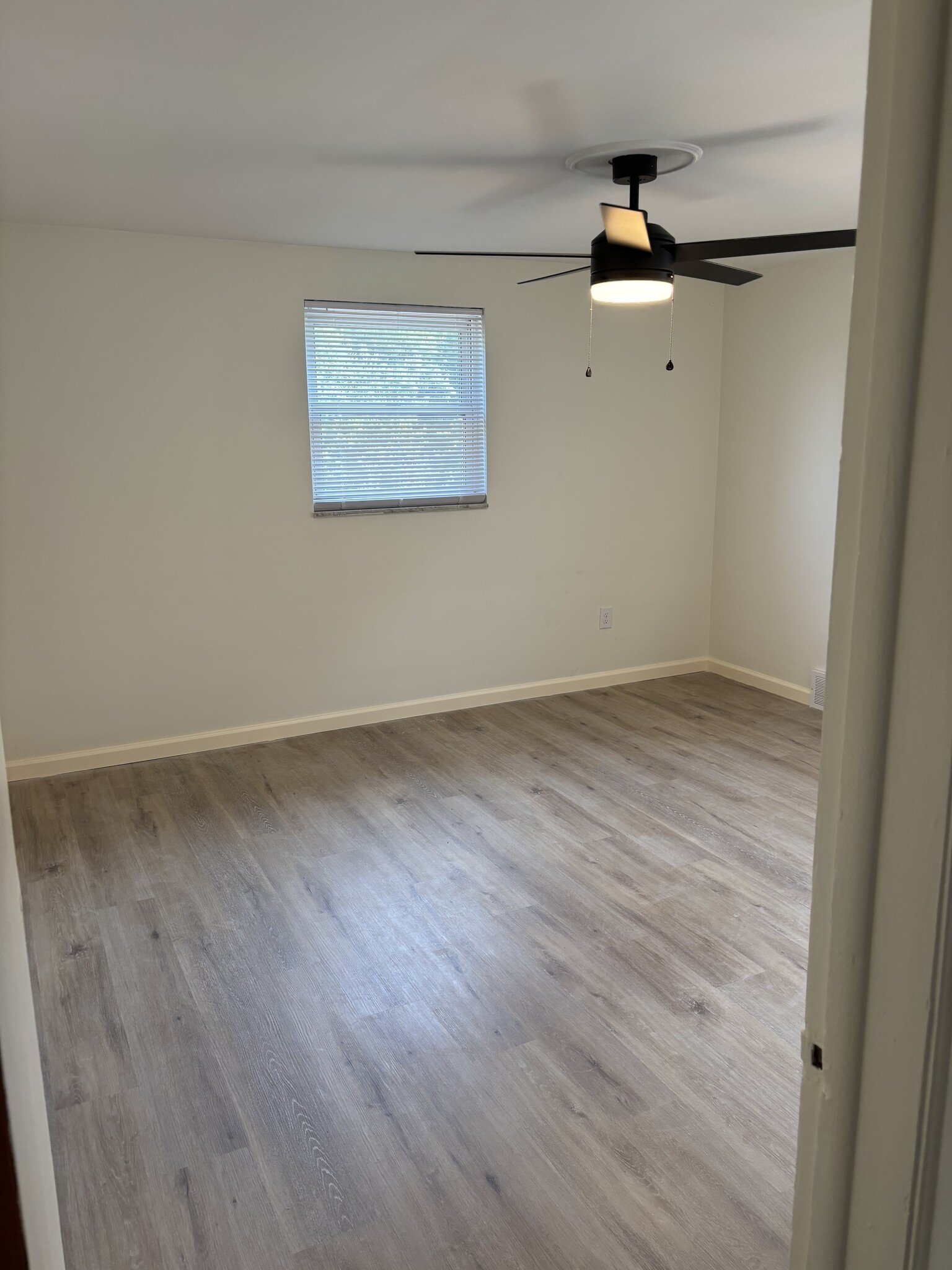 Building Photo - 244 Clairmont Ave