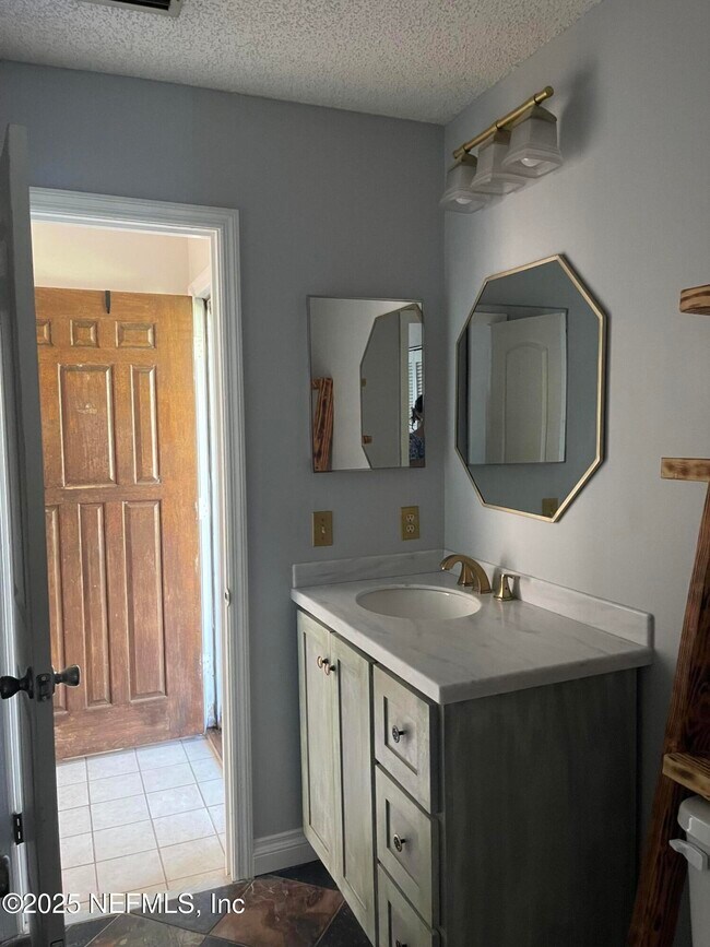Building Photo - 141 Abaco Way
