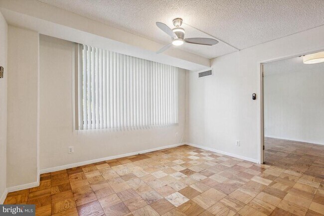 Building Photo - 5225 Pooks Hill Rd