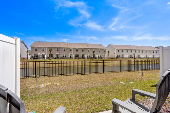 Building Photo - 332 Bayou Loop