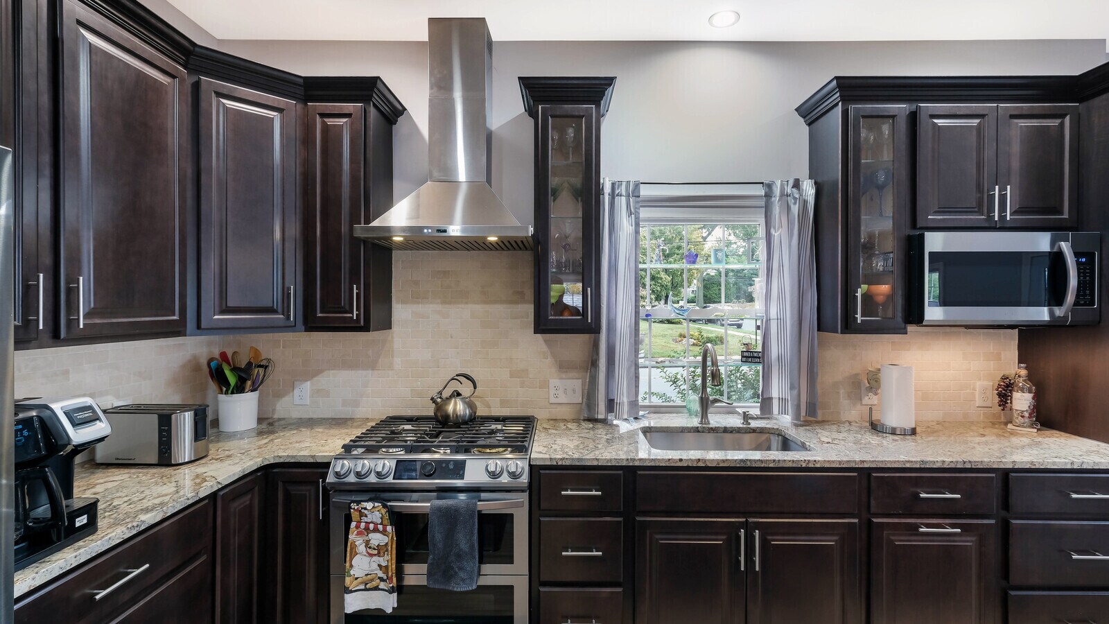 Kitchen - 321 E Jefferson St