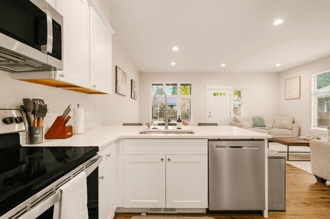 Building Photo - 3213 Grand Blvd