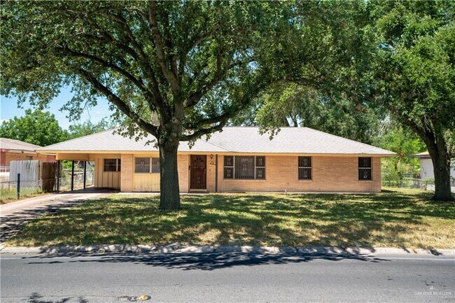 Building Photo - 25 E La Vista Ave
